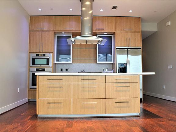2nd image of 1600 Post Oak Blvd Unit 1004