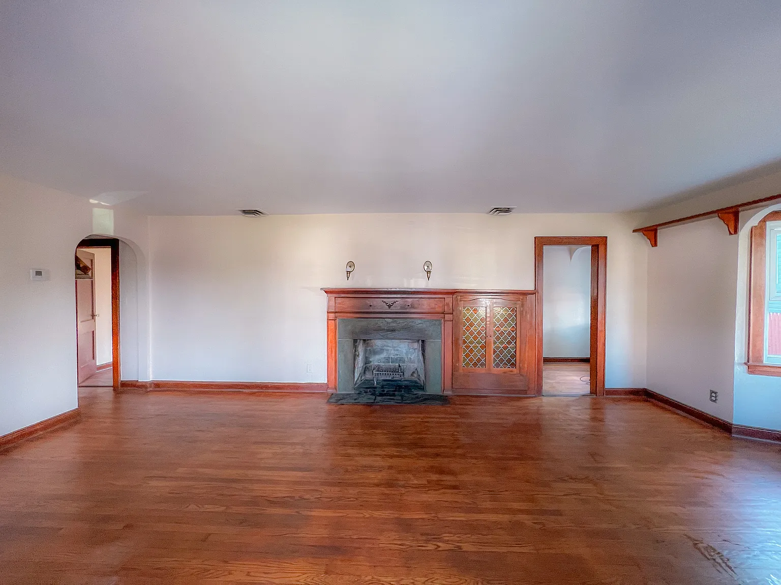 3 bed, 6000 sqft, $4,000 — Photo 4
