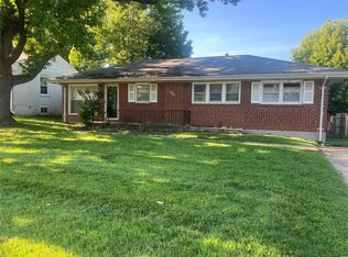 235 Maple Dr, Florissant, MO 63031