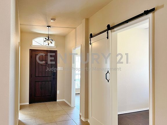 2nd image of 121 Sumac Dr