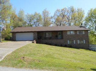 827 Shamrock Dr, Madisonville, KY 42431
