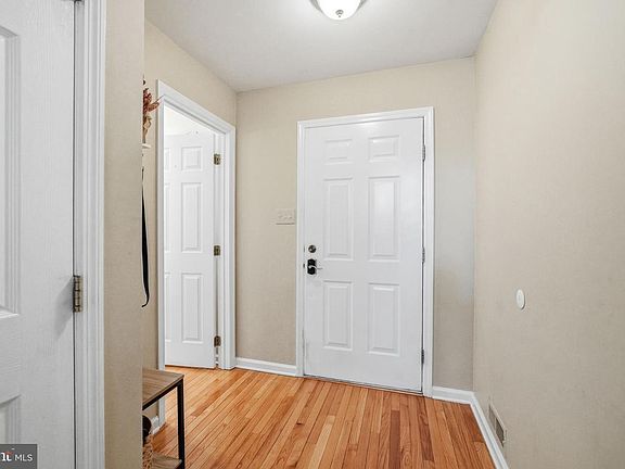 4th image of 45 Arbour Ln