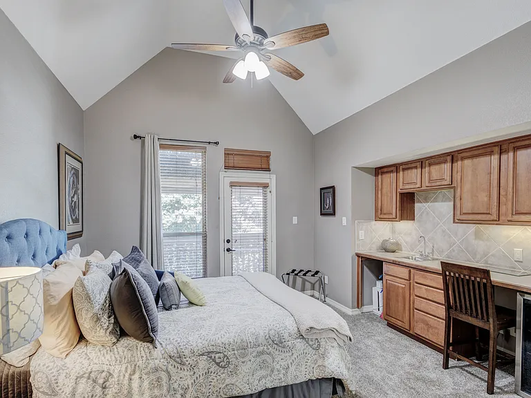 2045 Mason Dr — Photo 18