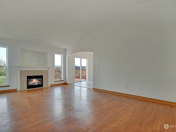 4th image of 8009 45th Avenue SW