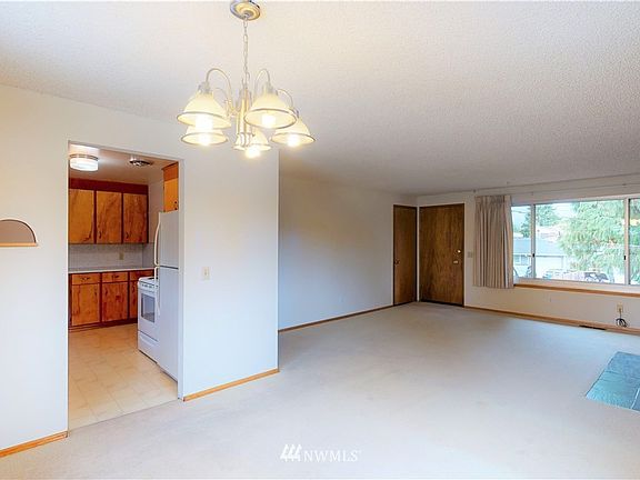 3rd image of 2232 S 134th St