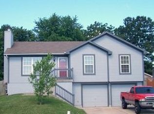 1602 Hartford Rd, Independence, MO 64058