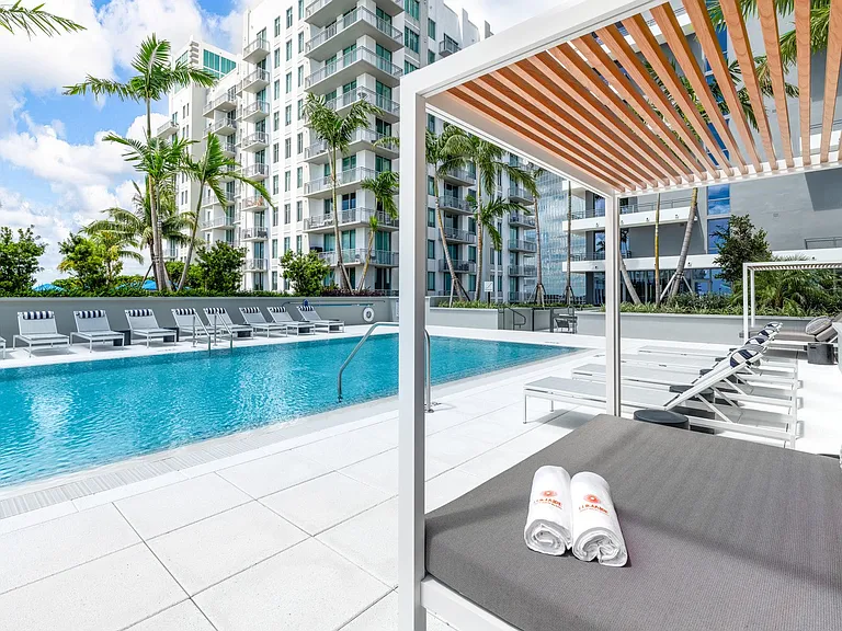 Lumaire West Palm Beach — Photo 33