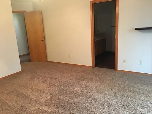 410 E Wilson Ave — Photo 10