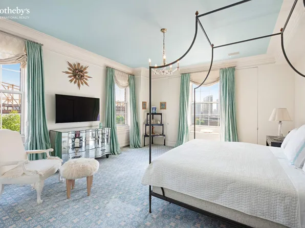 1 Sutton Place South image 11 of 15