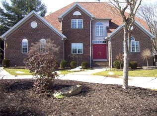 2420 Place De Bordeaux, Akron, OH