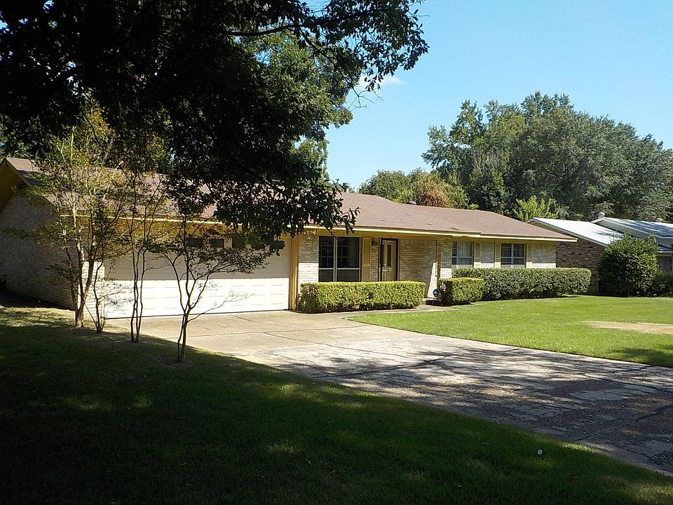 1st image of 16 Tamar Dr