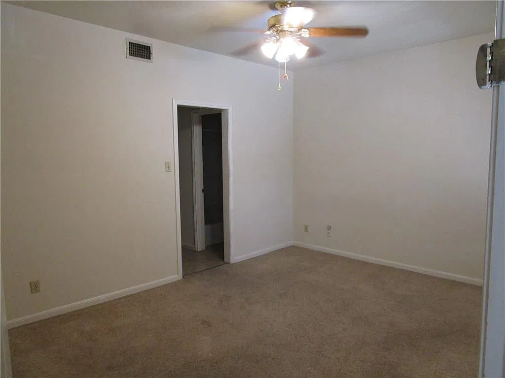 2 bed, 2.0 bath, 926 sqft, $2,600 — Photo 3