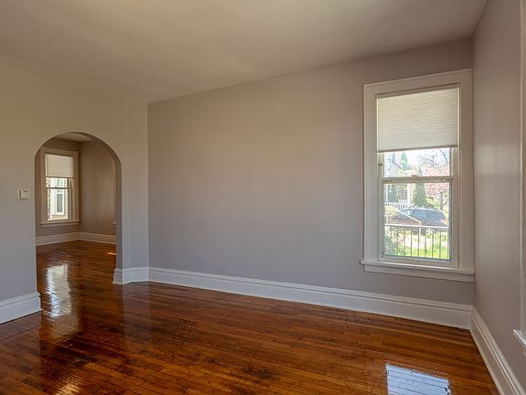 5th image of 318 College Ave NE #1