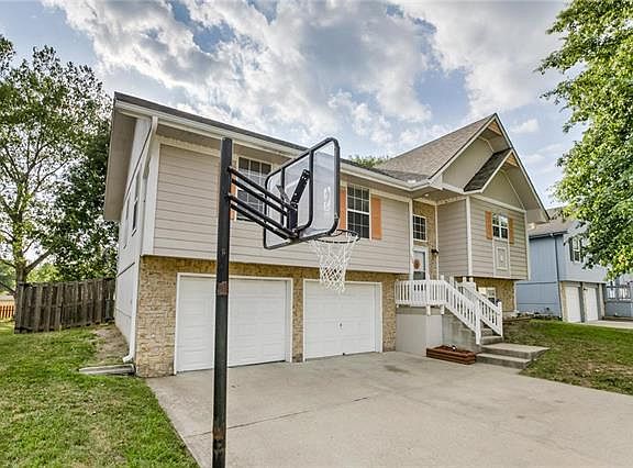 3rd image of 106 Rock Creek Dr