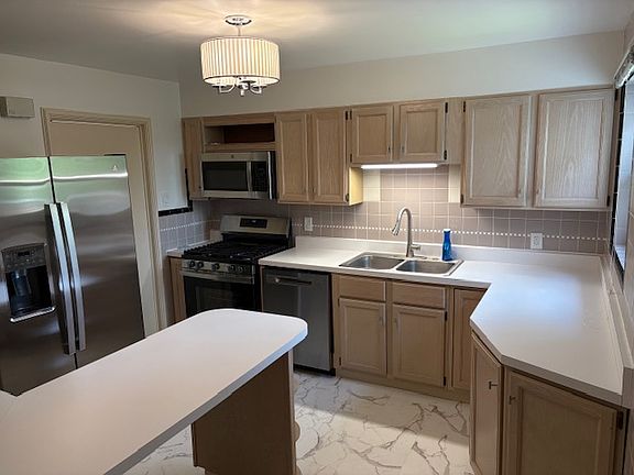 Super kitchen gleaming new