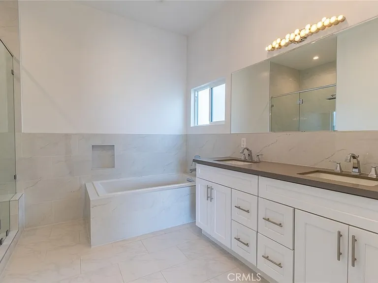 1480 S Durango Ave — Photo 27