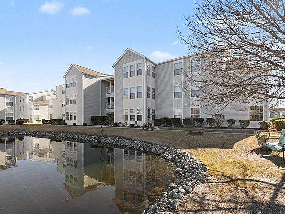 2nd image of 2268 Clearwater Dr. #G