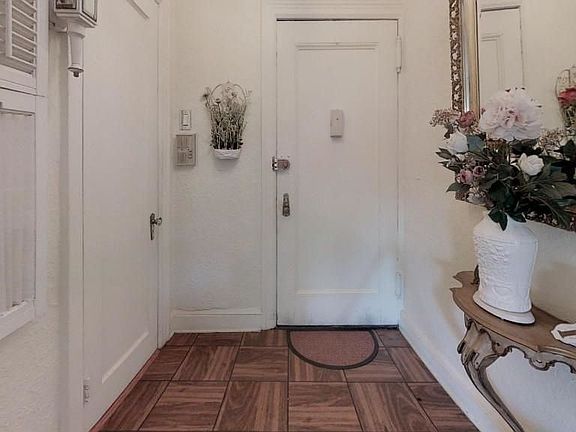 2nd image of 14737 Beech Ave APT 1C