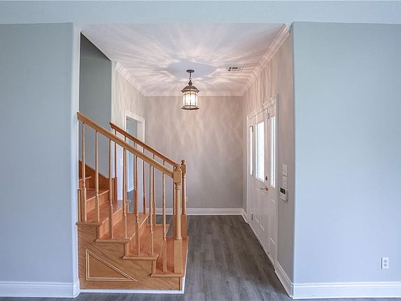 4th image of 1131 Hidden Oak Ln