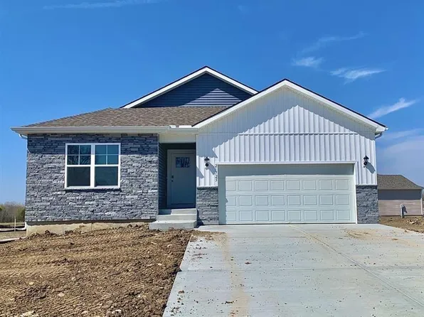 21725 S Madison St, Spring Hill, KS 66083