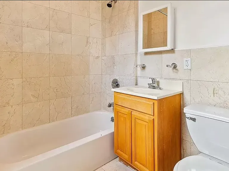 145 E 35th St #5ME — Photo 4