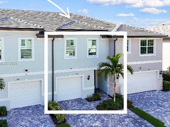 3rd image of 2913 Olivia Ave