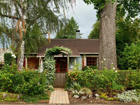 3835 SE Crystal Springs Blvd, Portland, OR 97202