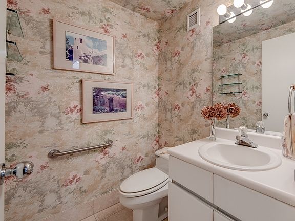 5th image of 609 W So Orange Ave #4Q