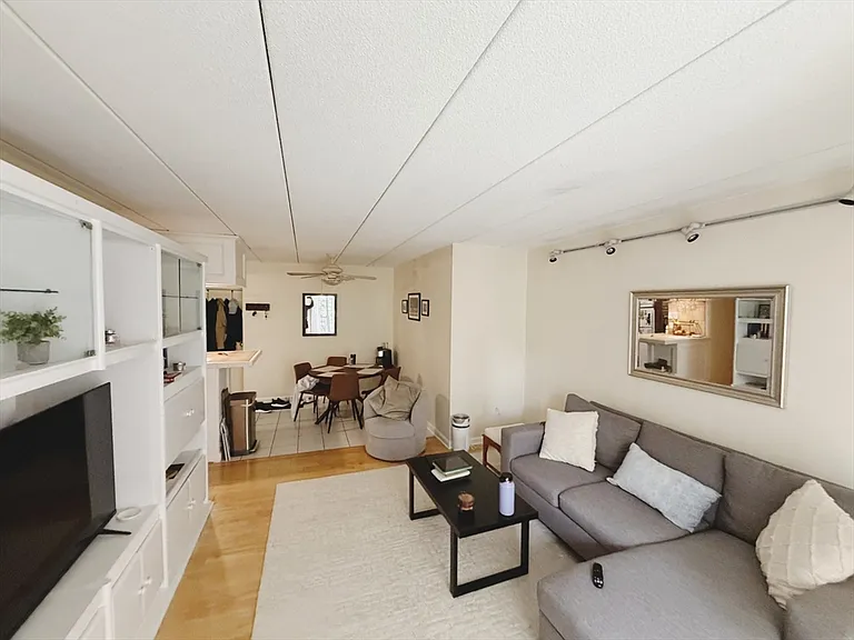761 E 6th St #2 — Photo 3