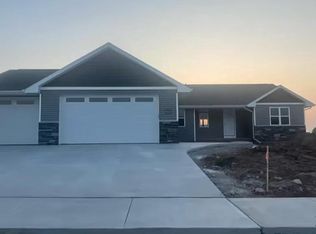 N9223 Laura St, Appleton, WI 54915