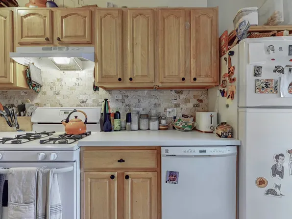 72-34 Austin Street image 6 of 20