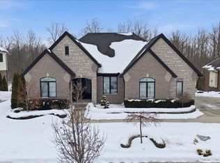 60778 Forest Creek Dr, Washington, MI 48094