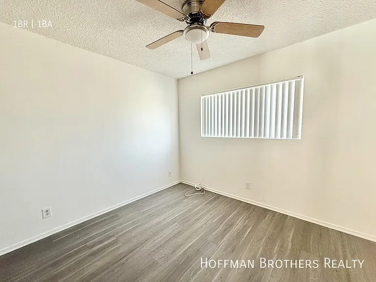 18522 Clark St #4 — Photo 2