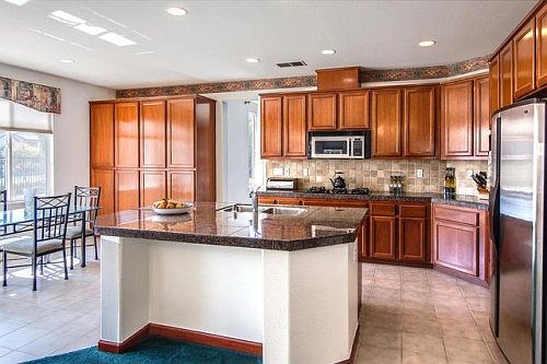 2nd image of 200 Vista Cove Cir