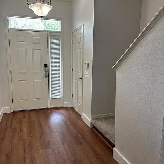 624 Black Lion Dr NE — Photo 2