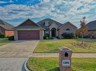 1204 Torrey Pines Rd, Norman, OK 73072