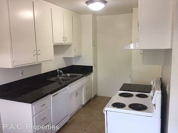 3rd image of 12142 Burbank Blvd APT 6