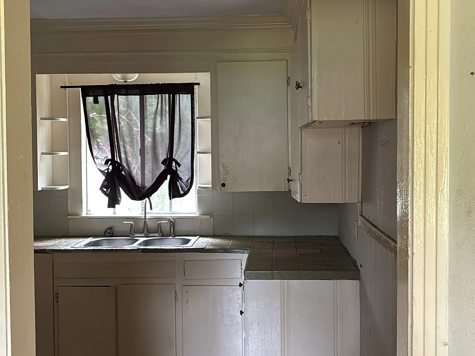 4 bed, $1,100 — Photo 3