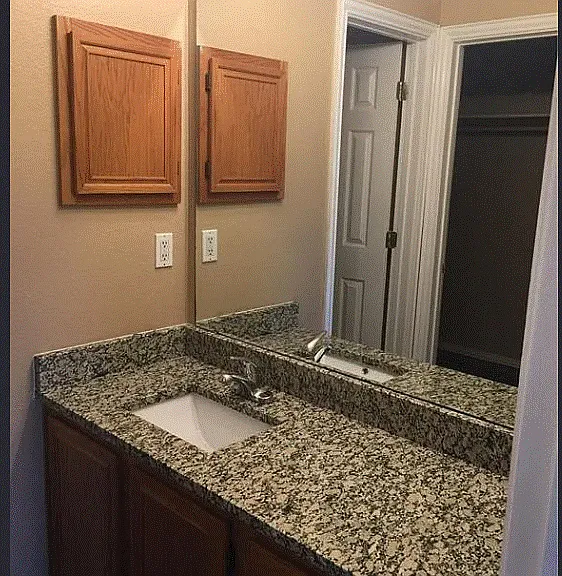 2202 Brookview Dr — Photo 29