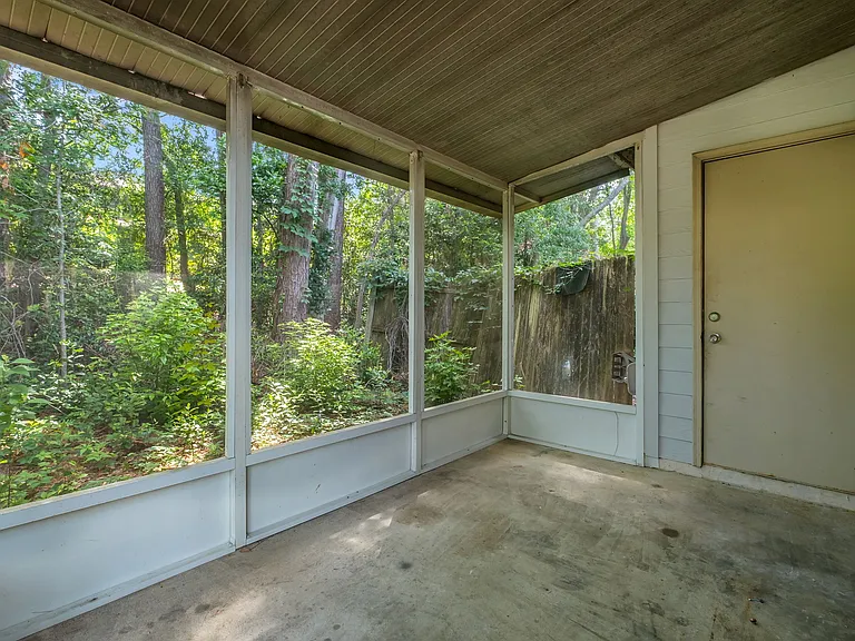 2199 Parrot Ln — Photo 21