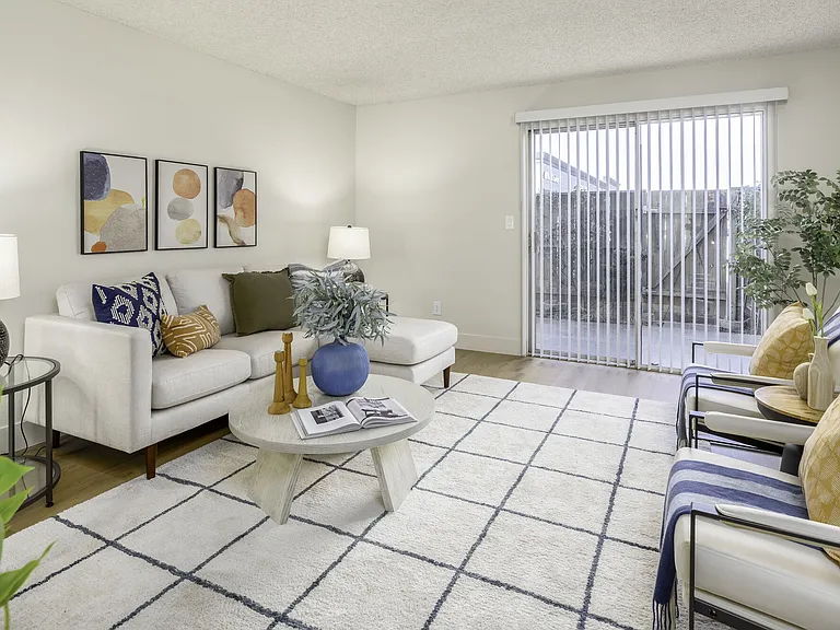 Standiford Court Apartments — Photo 4
