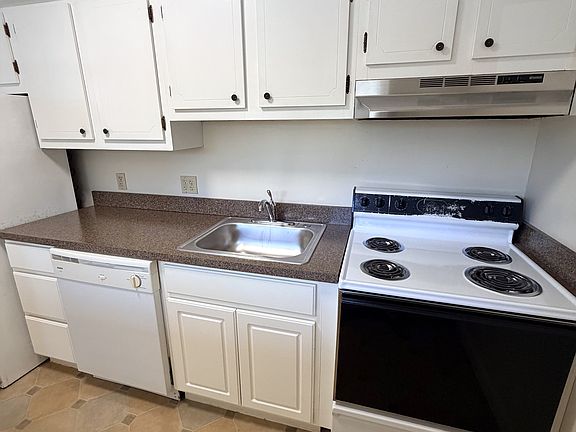 3rd image of 455 Sea St #3B
