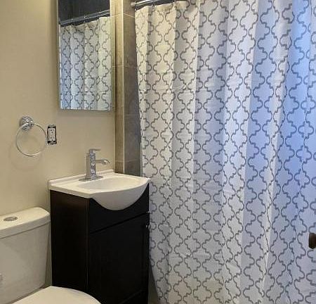 5th image of 622 Franklin Ave APT 1