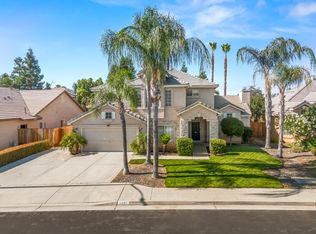 1897 Goshen Ave, Clovis, CA 93611