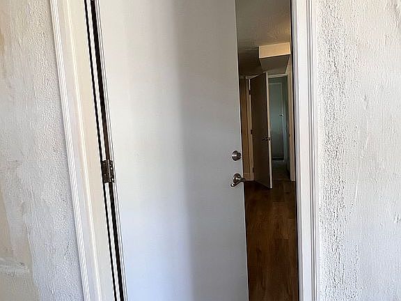 4th image of 154 1/2 Belmont Ave