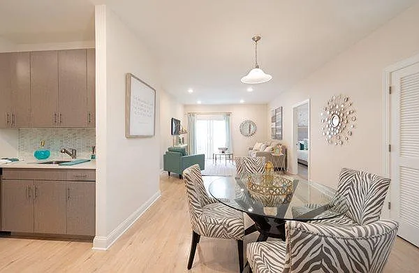 Aspen Regency — Photo 17