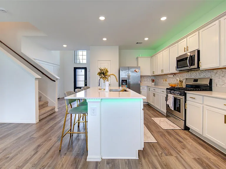26627 Ledgemont Dr — Photo 8