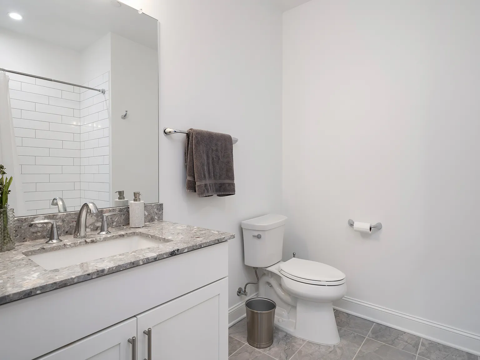 2 bed, 2.5 bath, 1639 sqft, $4,500 — Photo 3