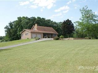 1319 Drotning Rd, Deerfield, WI 53531