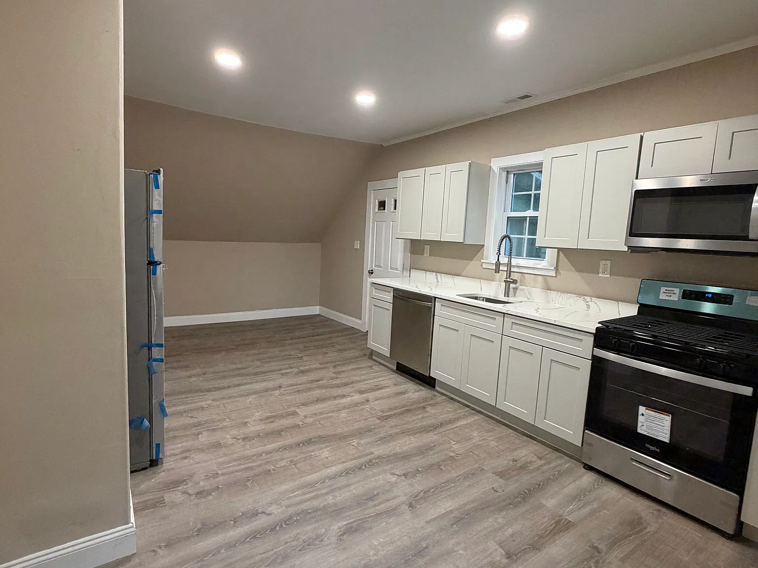 153 Maple St — Photo 2